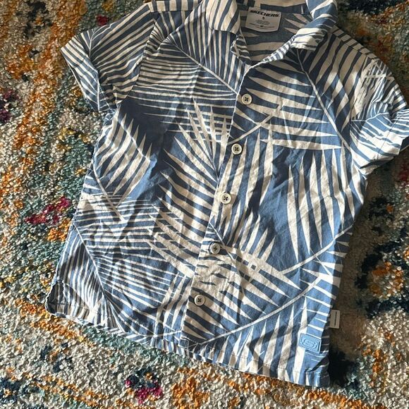 Sketchers size 5 blue and white boys button up shirt - Picture 2 of 5